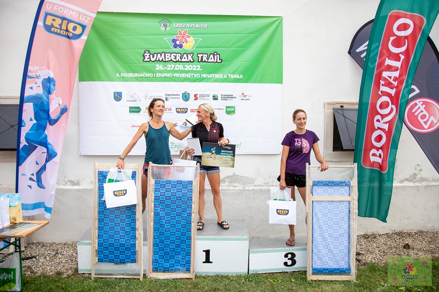 ULTRA 50 miles i PH trail žene