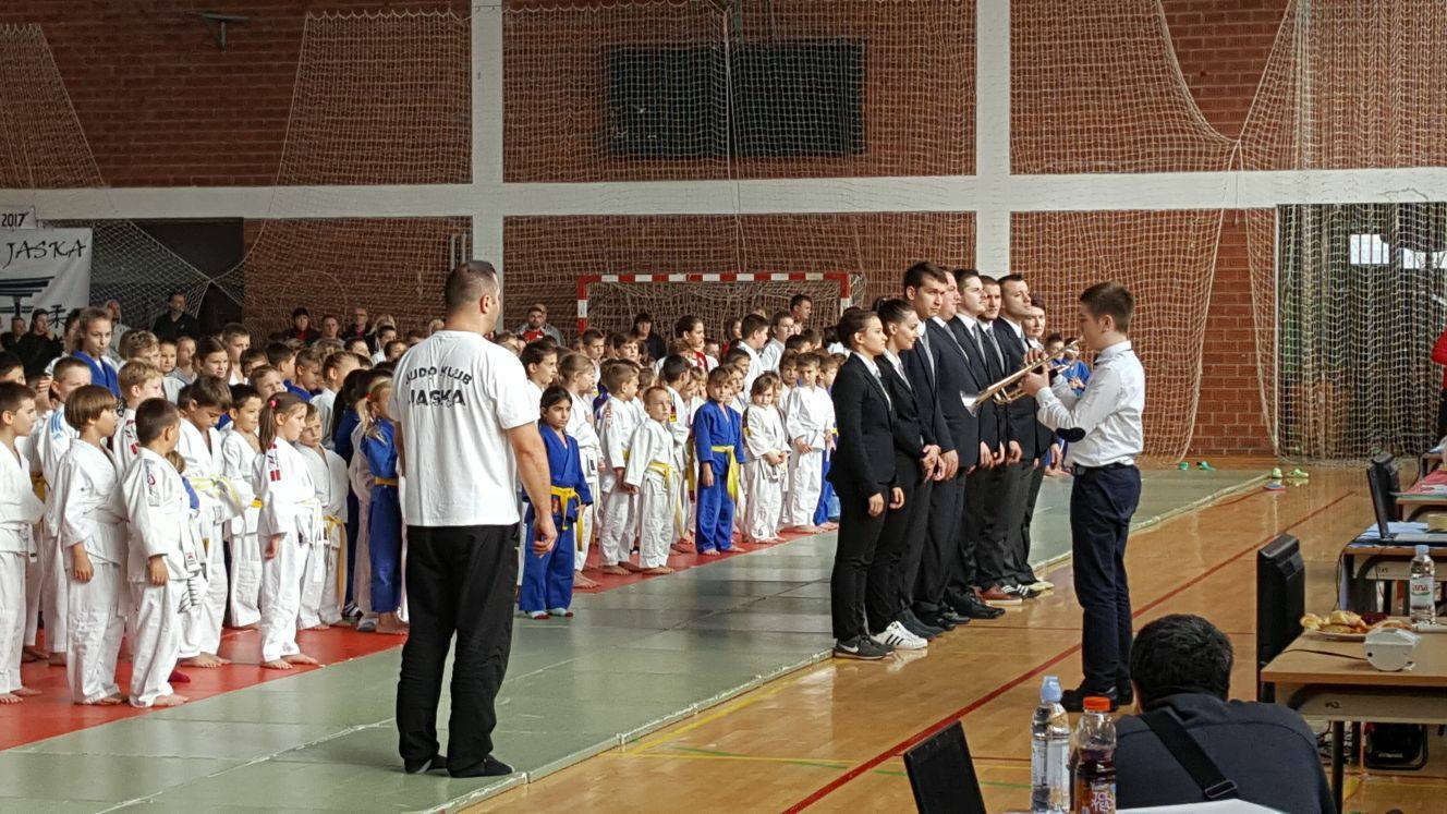 23516131 10212632306735371 1496937110 o