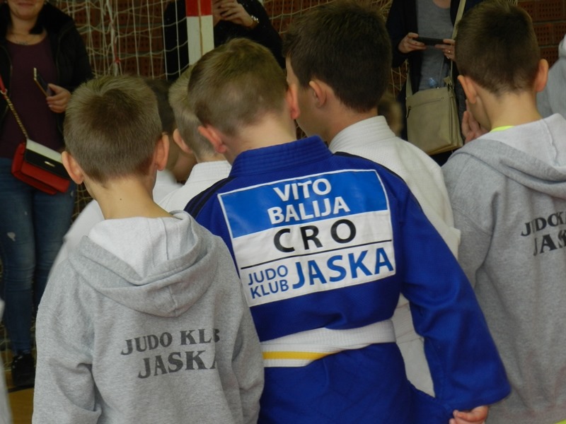 74237039 2946210758743813 486392513557430272 n